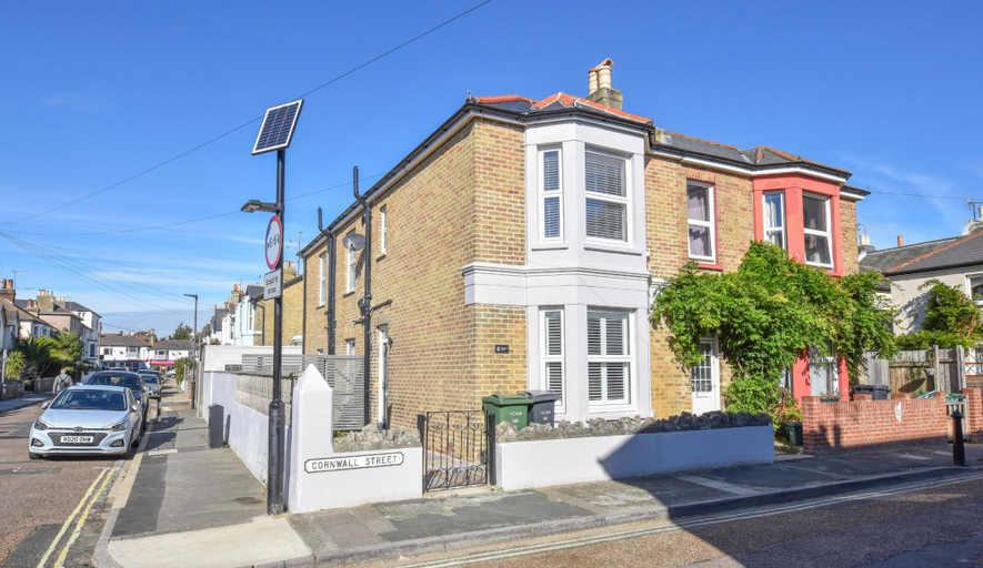 Exterior & Views, Seaside Cottage in Ryde, Isle of Wight