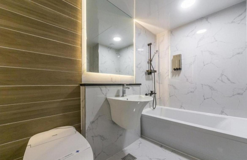 Bathroom 5, Gwangju Hwajeong-dong Hotel The Araboda, Buk