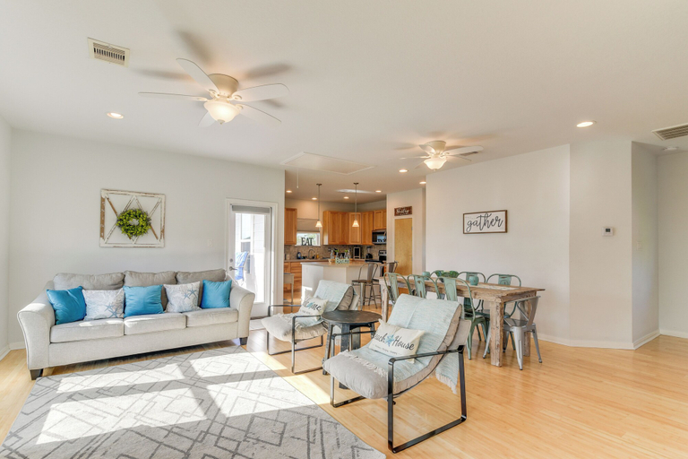 Others 5, Seabrook Getaway w/ Balconies & Bay Views!, Houston