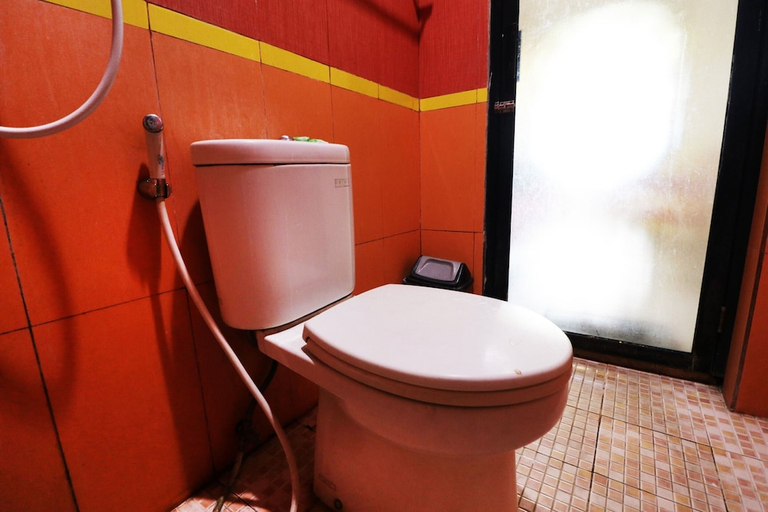 Bathroom 3, Marsya Prima Syariah Hotel, East Jakarta