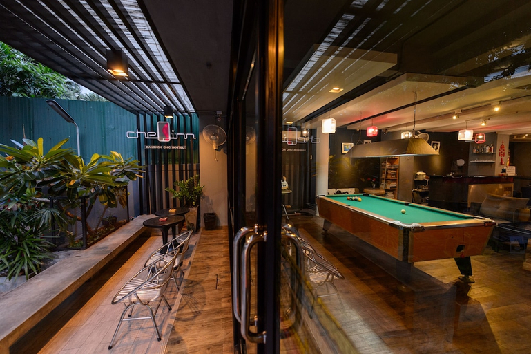 Food & Drinks 4, CheQinn Hostel Sukhumvit 4, Khlong Toey
