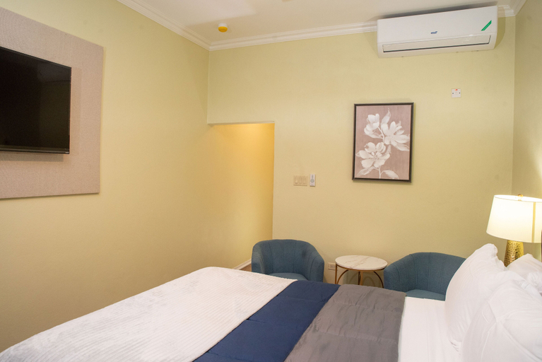 Bedroom 2, Sky's Villa Resort