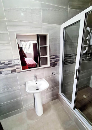 Bathroom, Charming Quiet & Cozy Close to Highway, Ga East