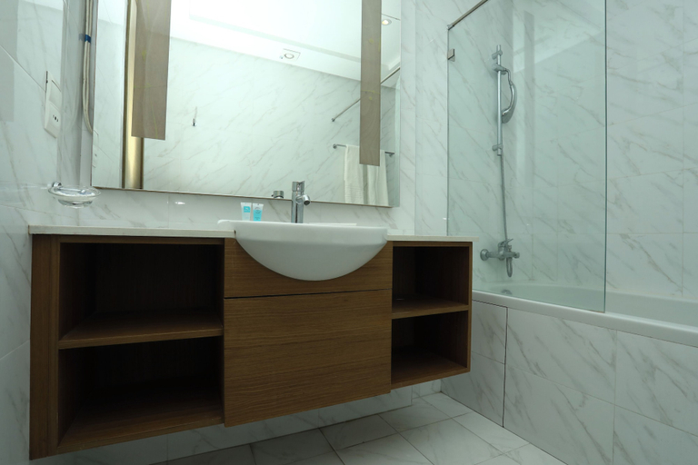 Bathroom 7