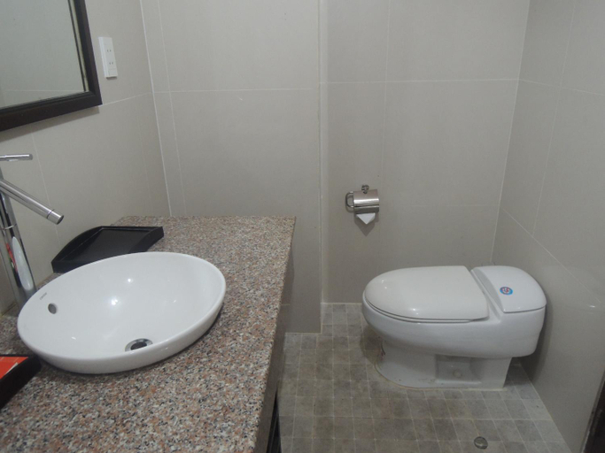 Bathroom 5, Song Tien Annex Hotel, Mỹ Tho