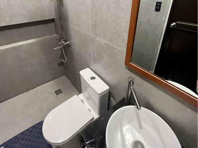 Bathroom 3, Mula De La Paz , San Narciso