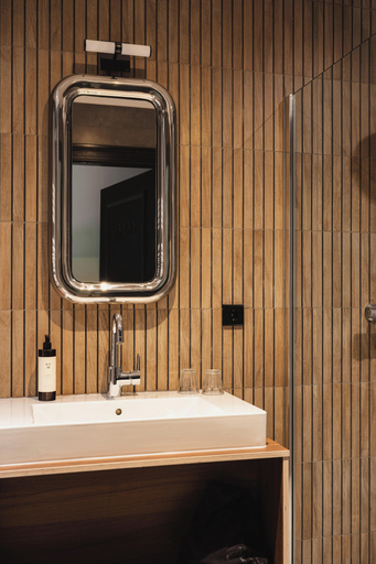 Bathroom 4, Zoomers aan het Bos, Castricum