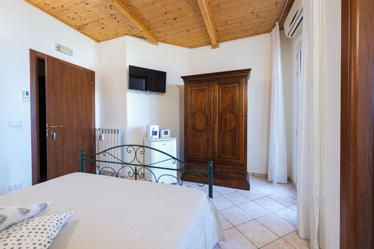 Bedroom 2, ANGELI NEL SALENTO CAMERE, Lecce
