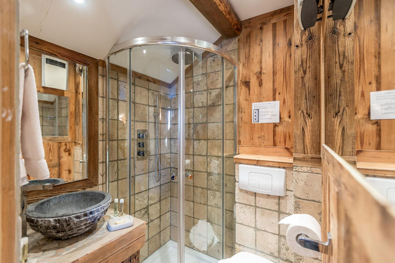 Bathroom 3, Hotel Les Cimes, Haute-Savoie