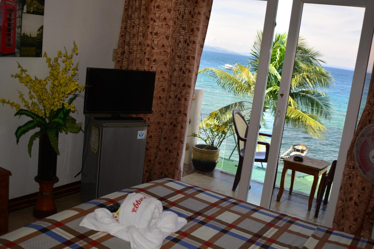 Bedroom 2, Capt'n Gregg's Dive Resort, Puerto Galera