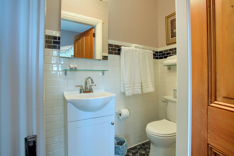 Bathroom 3, Stuart Manor Bed and Breakfast, Cumberland