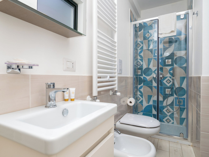 Bathroom 4, Casa Bijou, Salerno