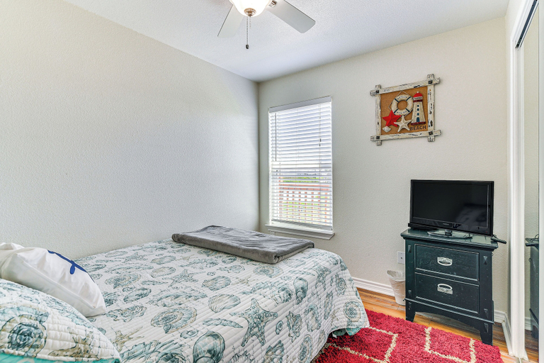 Bedroom 3, Steps to Surfside Beach with Easy Ramp Access!, Brazoria