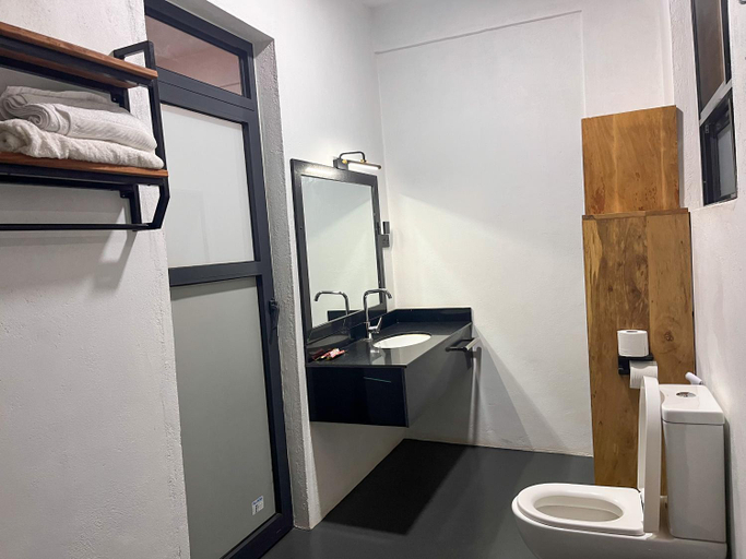 Bathroom 4, Njiro Climax Resorts, Arusha Urban
