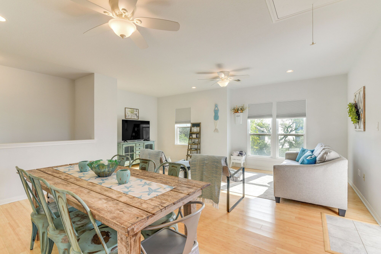 Others 1, Seabrook Getaway w/ Balconies & Bay Views!, Houston