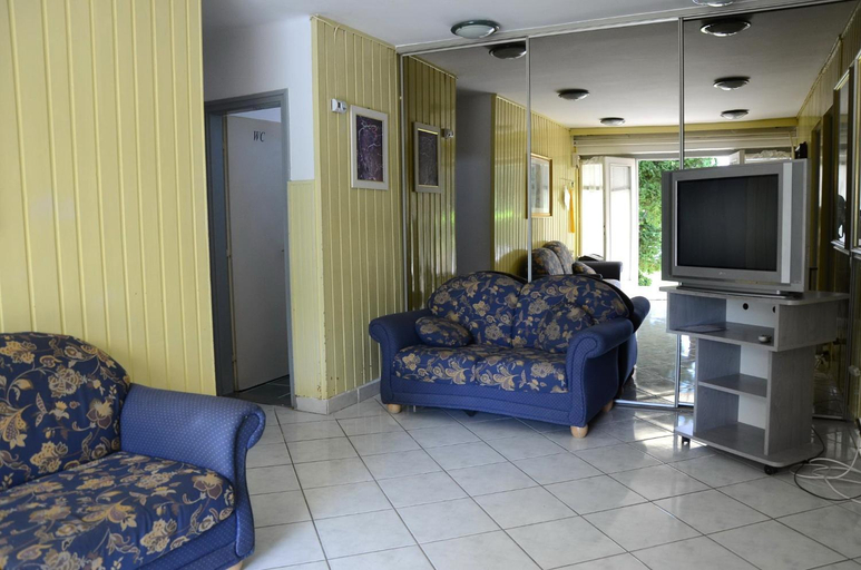 Others 3, Samson Apartment, Hajdúszoboszló