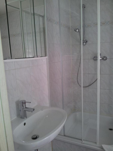 Bathroom 3, Landhotel zur guten Quelle, Eisenach