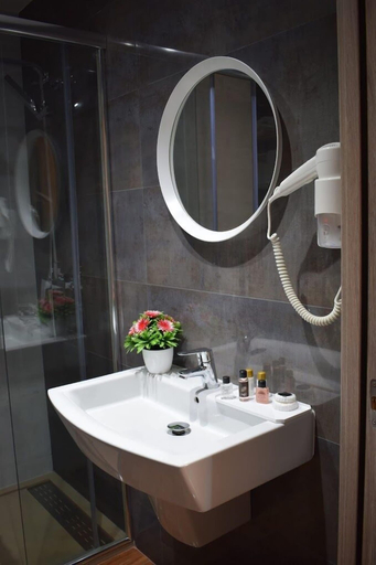 Bathroom 4, Hotel Zinou ZM - Ain Taya, Haraoua