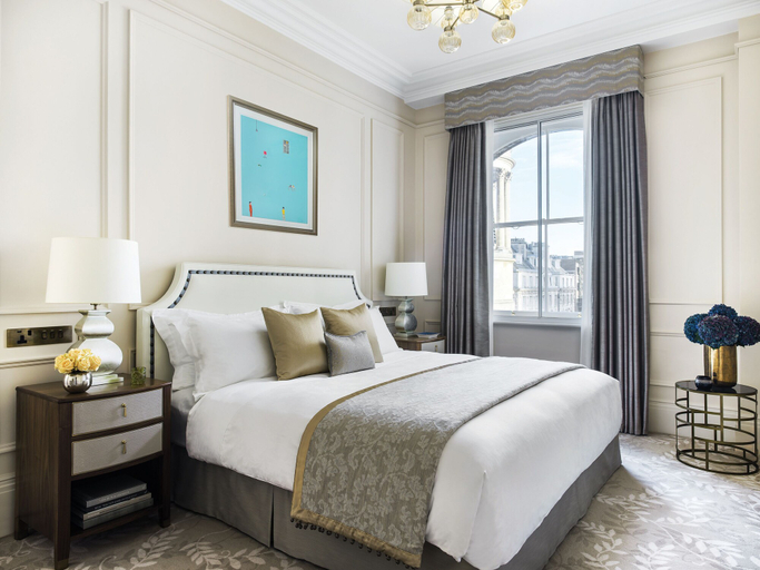 Bedroom 3, The Langham London, London