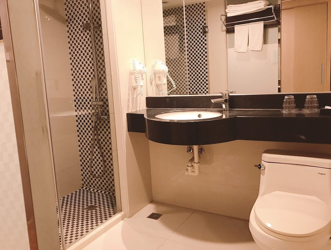 Bathroom 4, Delton Hotel, Kaohsiung