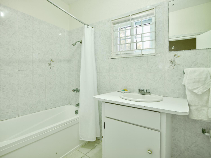 Bathroom 4, Shirley Retreat