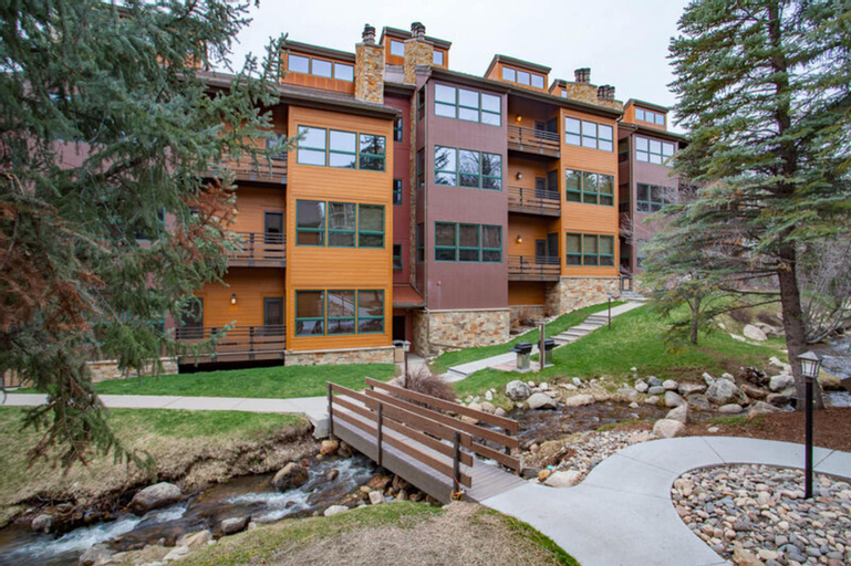 Kutuk Condominiums, Routt