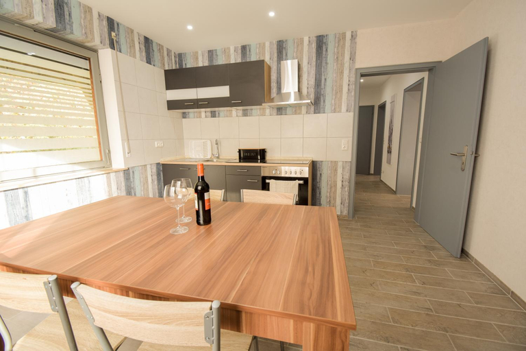 Others 4, Mainzimmer - Business Apartments, Main-Spessart