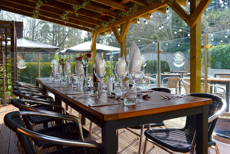 Food & Drinks 4, Walnut Tree Inn, Northamptonshire