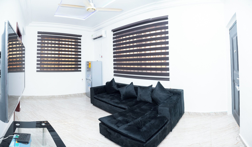 Others 4, Cute & Comfy Condo Close to Highway, Tema