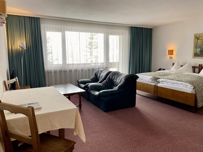 Bedroom 3, Hotel Regina Terme, Leuk
