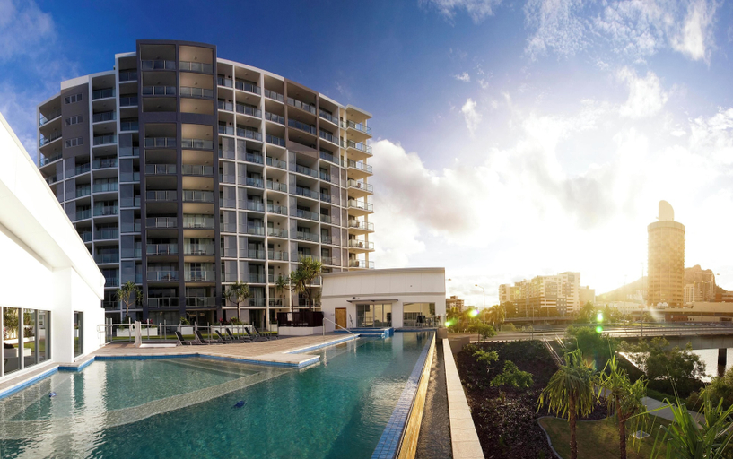 Exterior & Views 2, Oaks Townsville Gateway Suites, South Townsville