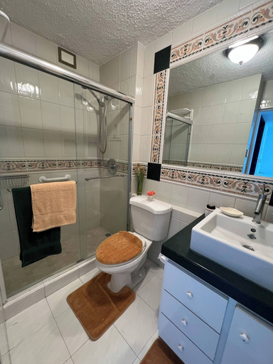 Bathroom, Gorgeous Ocean View 1br With Beach Access & Pool