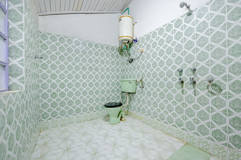 Bathroom 3, Fabhotel Attithi Huts And Cottage, Kullu