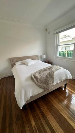 Bedroom 2, Delightful Home with Amazing city views!, Sydney