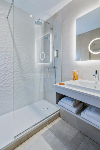 Bathroom 4, Valdys Resort Roscoff, Finistère