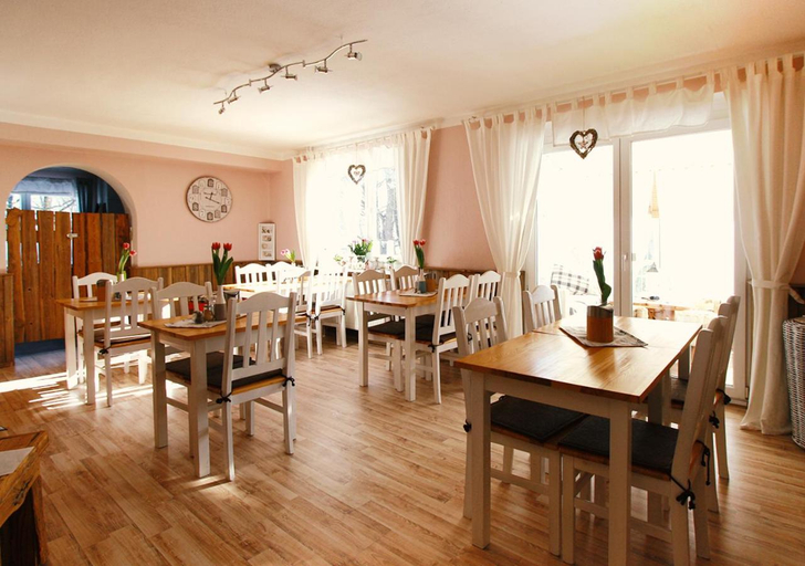Food & Drinks, ARRIVEL Pension Haus am Bach, Freising