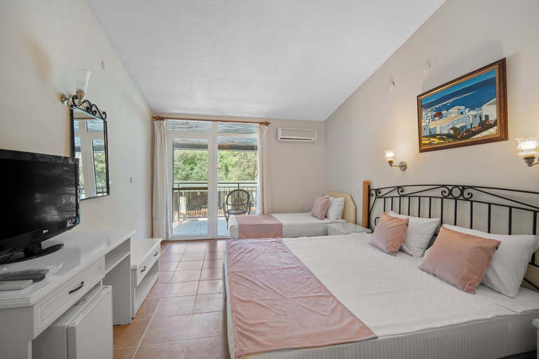 Bedroom 3, Alados Otel, Marmaris