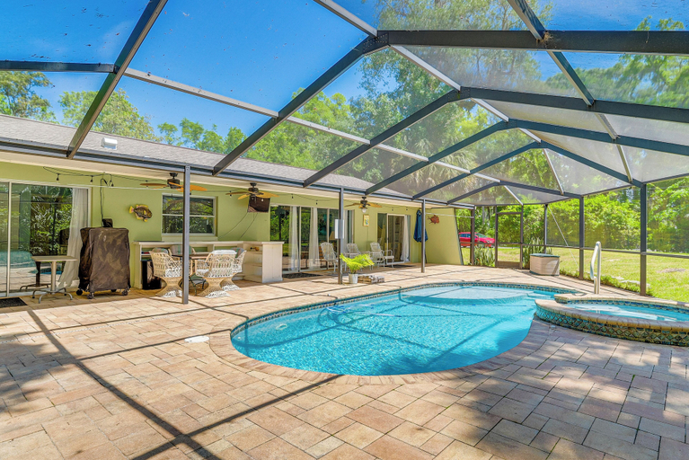 Sport & Beauty 1, Lovely Crystal River Home w/ Lanai & Pool!, Citrus