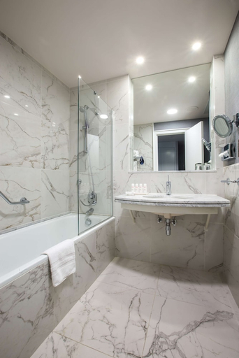 Bathroom, Radisson Blu Astrid Hotel, Antwerp, Antwerpen