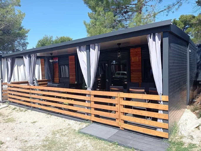 Exterior 3, D&I Mobile Home, Privlaka