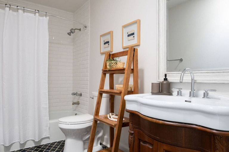 Bathroom 2, Vistamar Private Waterfront Home Pool