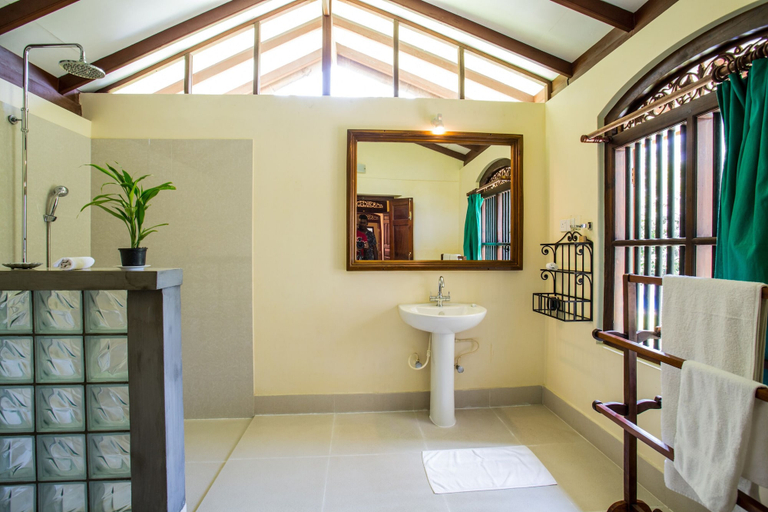 Bathroom 5, The Chalet - Whole Villa 2 Bedroom (Sleeps 4), Habaraduwa