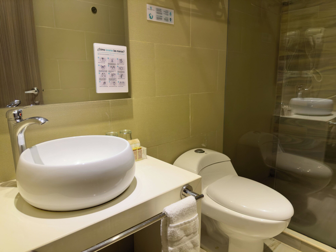 Bathroom 4, Hotel Catedral Plaza, Santa Marta (Dist. Esp.)