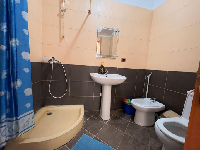 Bathroom, Comfortable Sea View Apartment, Durrësit