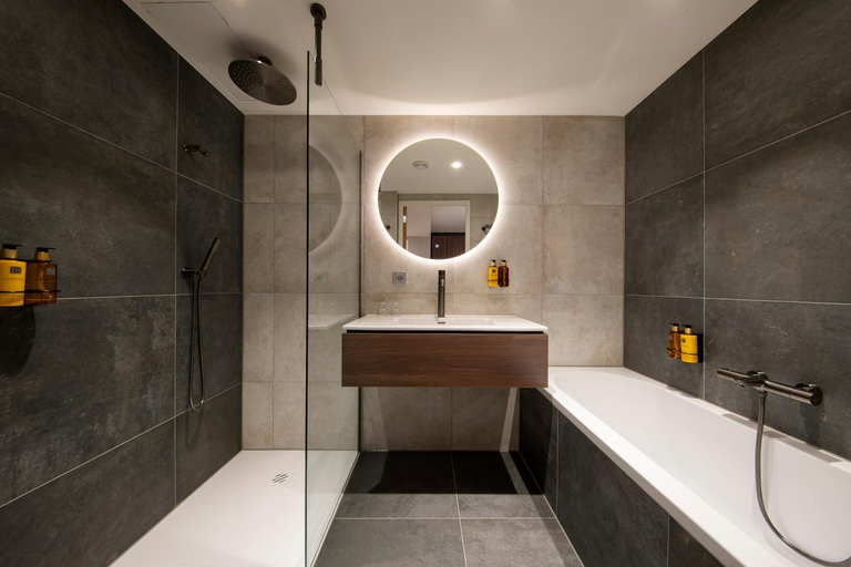 Bathroom 5, Hotel Bilderberg Europa, Den Haag