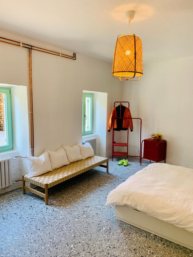 Bedroom 2, Samson and the Lilo, Vipava