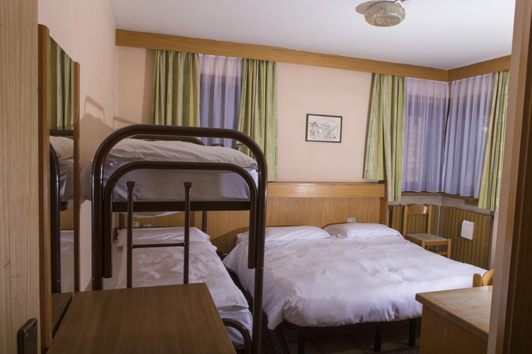 Bedroom 2, Hotel La Baita, Sondrio