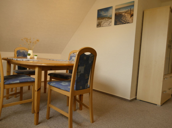 Others 4, Gemutliches Apartment in Rovershagen mit Garten, Rostock