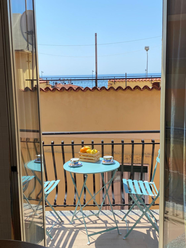 Exterior & Views 4, Casa Enza: appartamento a un passo dal mare., Imperia