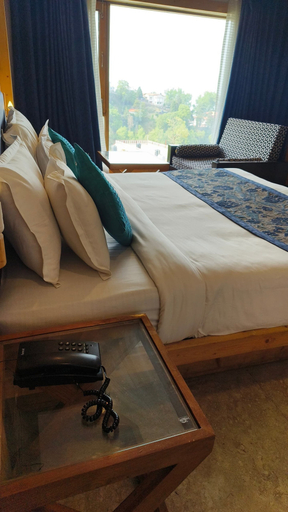 Bedroom, Hotel Queen Plaza, Dehradun